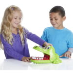 Hasbro-Crocodile-Dentrist-E4898-b